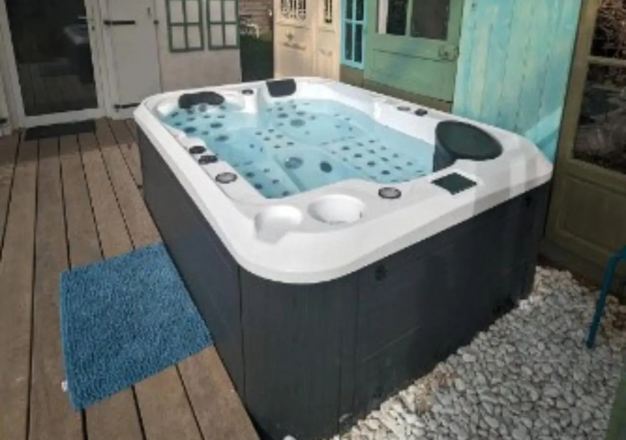 Holiday home Jolie Maison Avec Jacuzzi Saint-Cast-le-Guildo