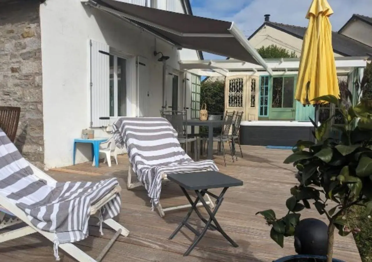 Holiday home Jolie Maison Avec Jacuzzi Saint-Cast-le-Guildo
